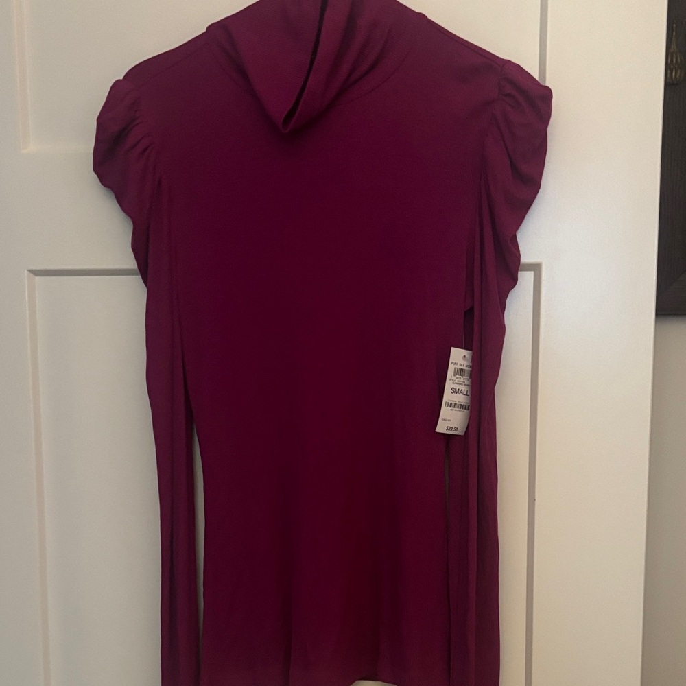 Elegant Women's top with puff sleeve